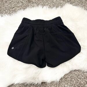 ❌SOLD❌ Lululemon Tracker Low Rise Lined Short 4” in Black